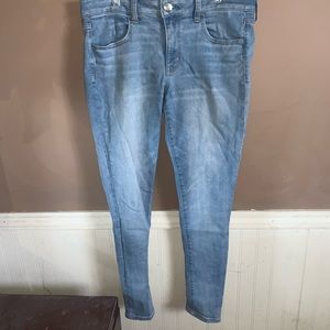 AEO Light Wash Jegging